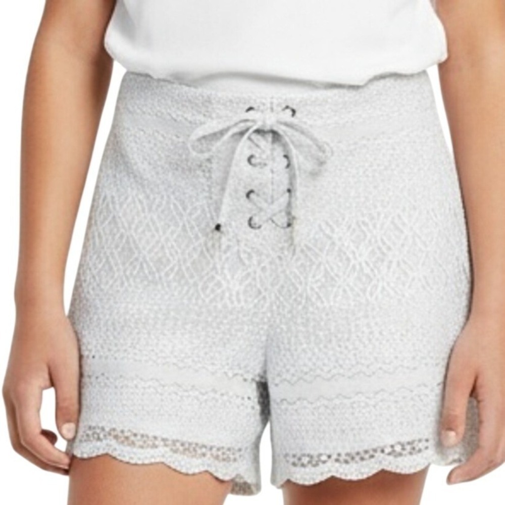Amy Byer Girls Shorts Size Large 14 White Lace Scalloped Hem Lace Up Boho Chic‎